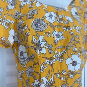 Hollister - (XS) Gold/Yellow Floral Shift Dress